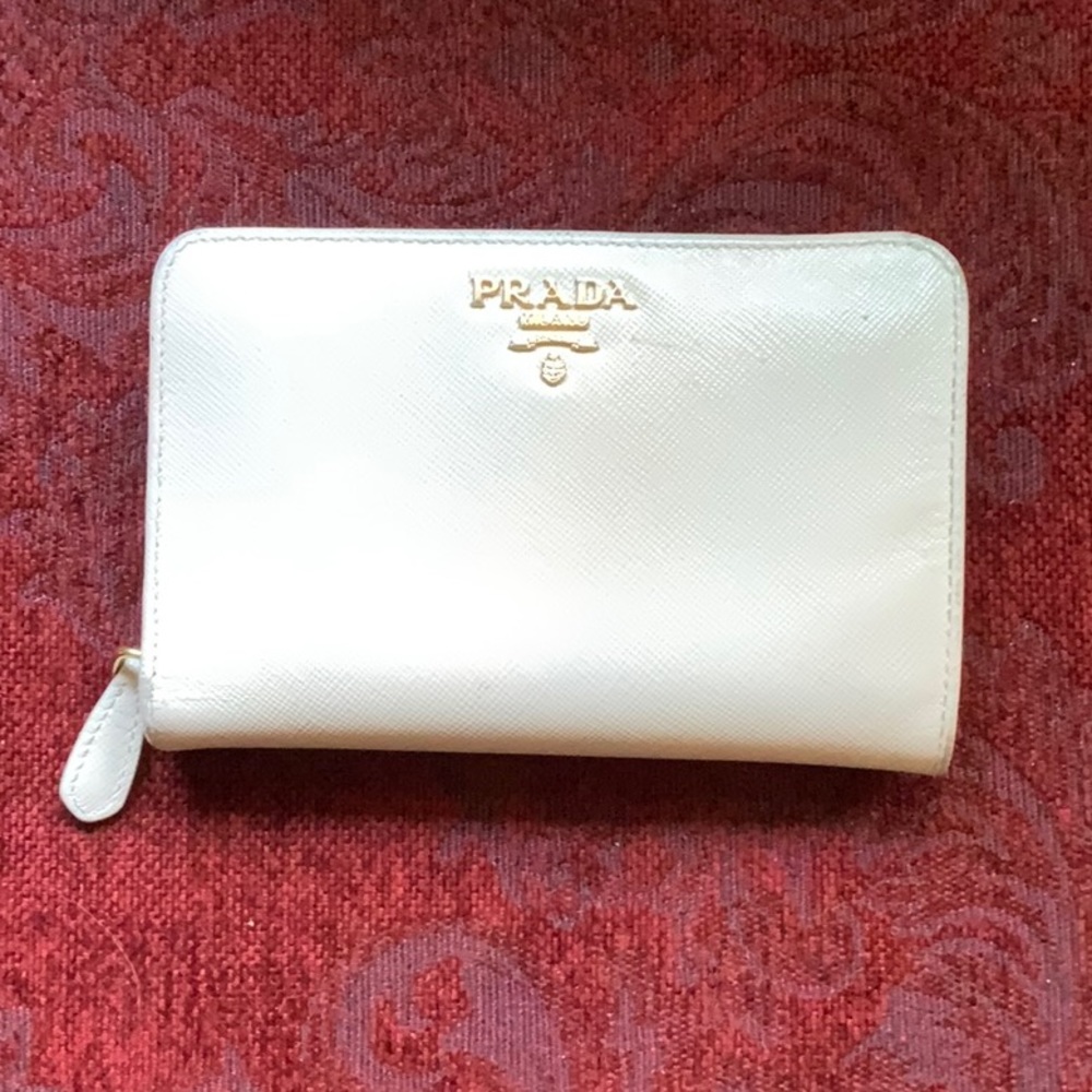 Prada AUTHENTIC saffiano small bifold wallet off white VGC